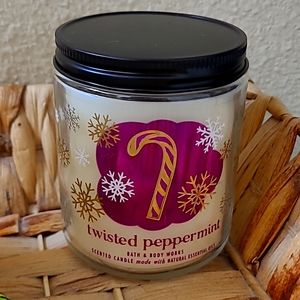 Bath and Body works candle 7oz Twisted Peppermint